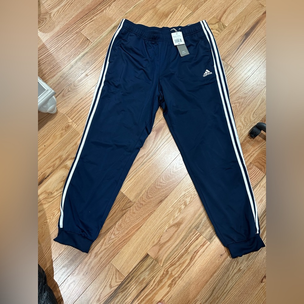 Adidas men’s NWT xl pants